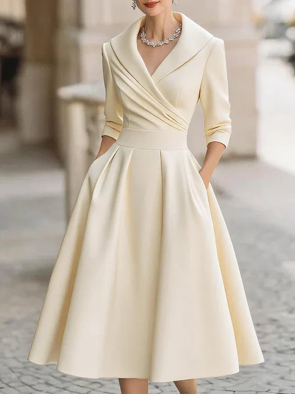 Vestido midi de satén de inspiración vintage con cuello drapeado
